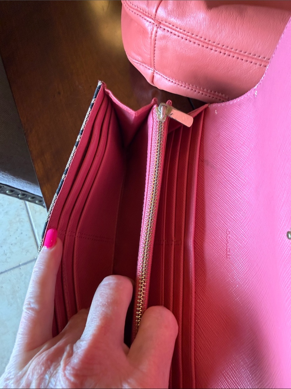Coach Coral Leather Shoulder Bag with Coral Accent Wallet - Picture 4 of 12